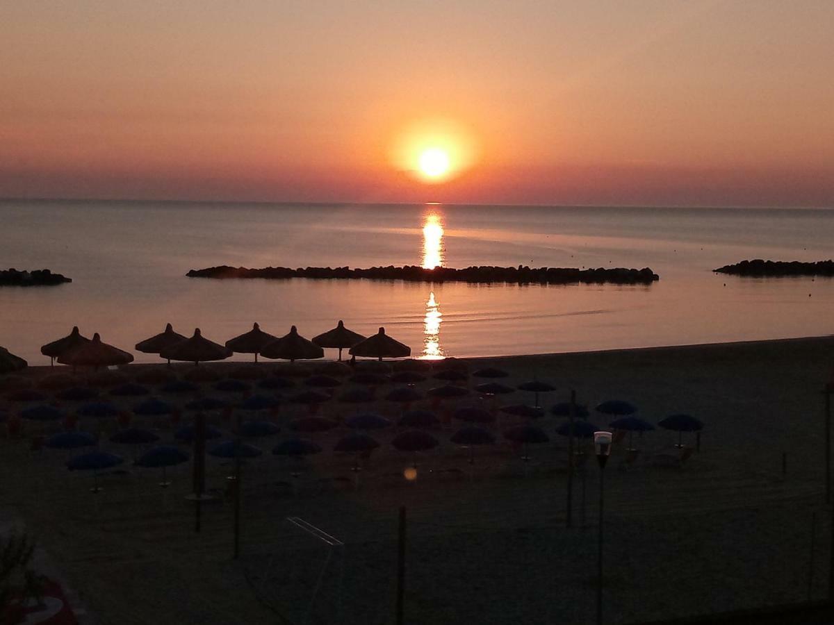 Appartamento Alba Rosa Francavilla Al Mare Eksteriør billede